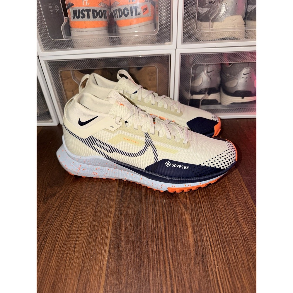Size 7.5 - Nike React Pegasus Trail 4 GORE-TEX Sea Glass Total Orange